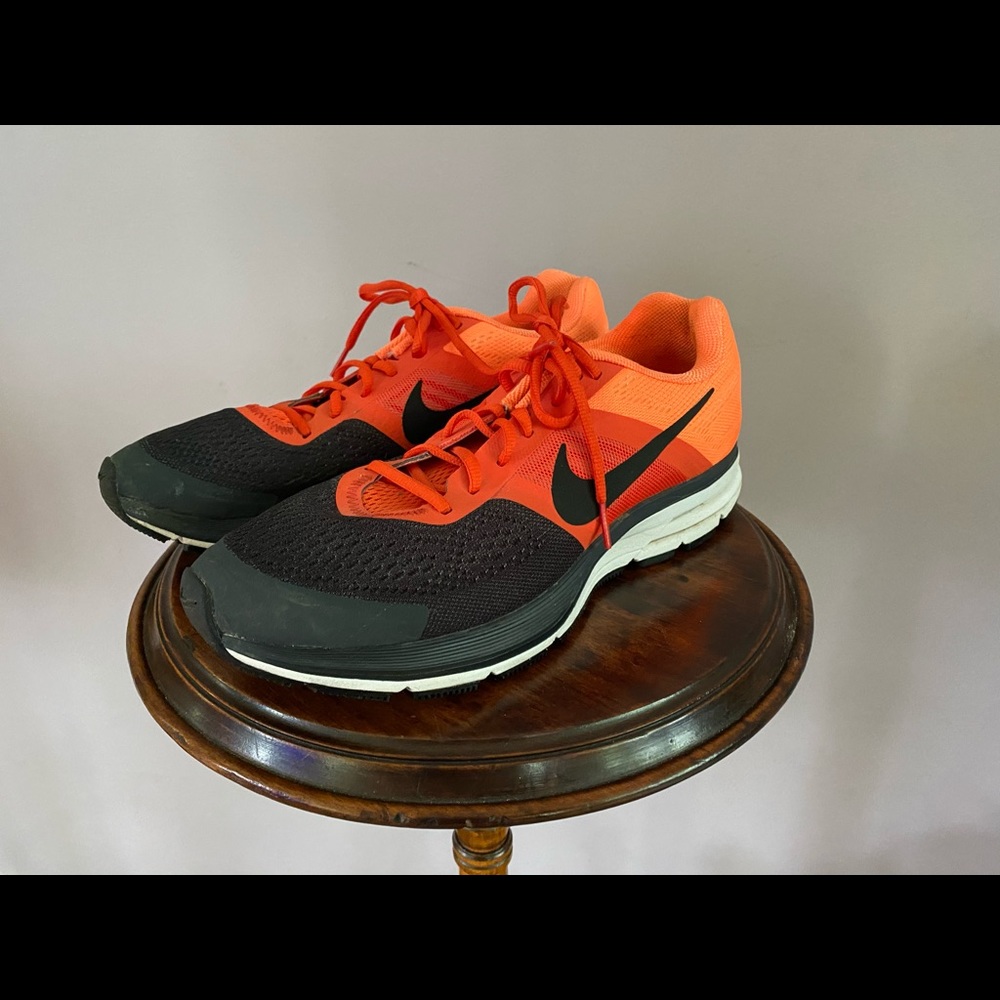 Nike orange and black Fitsole2 sneakers